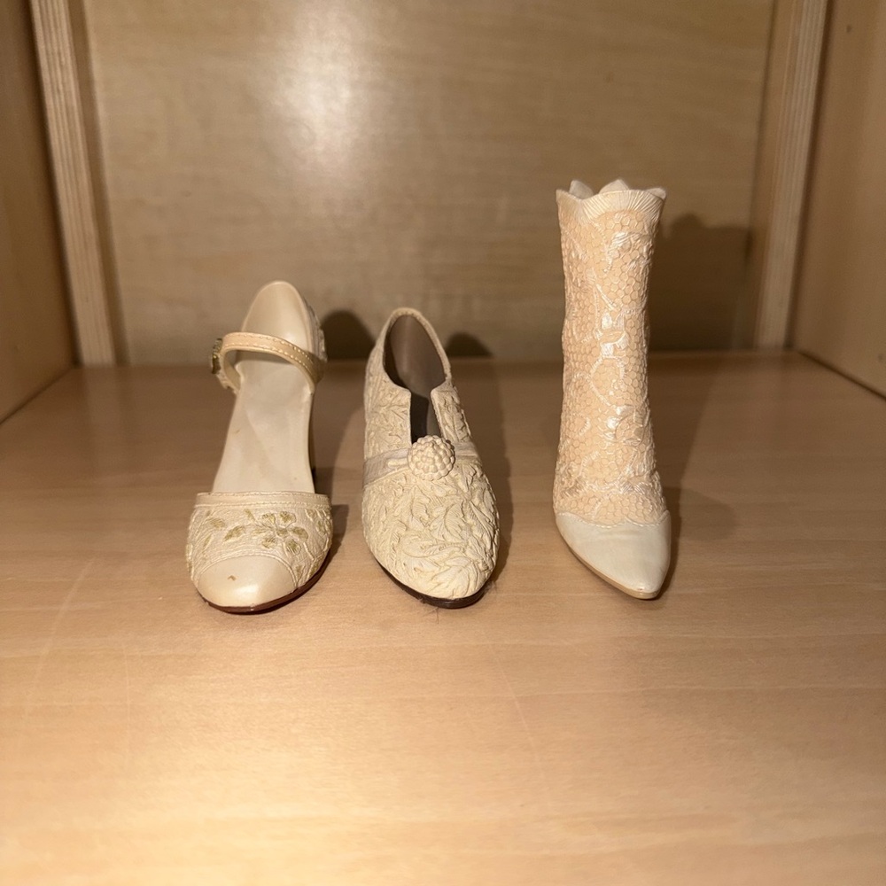 Lot of 3 Just The Right Shoe Mixed White‎ Assortment Circ 1999-2002 Bridal